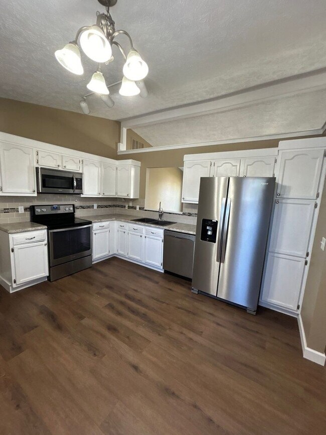 Foto del edificio - Welcome to your new home in Lafayette with 3 bedrooms and 2 bathrooms