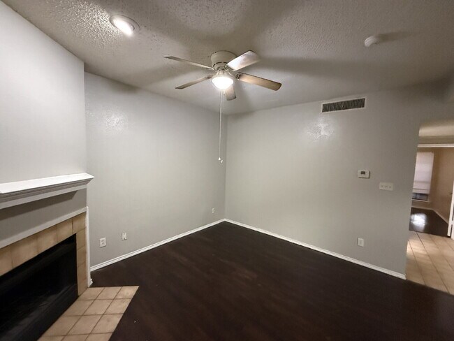 Building Photo - 9601 Forest Ln