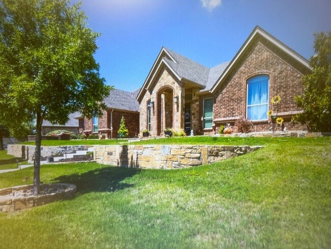 Eagle Mt-Saginaw ISD Beautiful Custom Home... - Eagle Mt-Saginaw ISD Beautiful Custom Home...