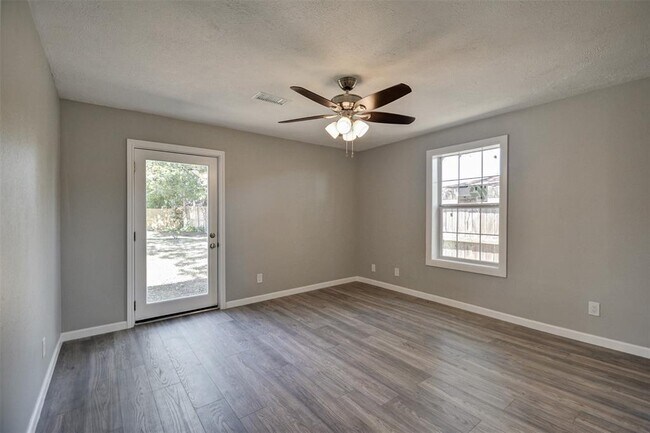 Building Photo - 7906 Hammerly Blvd