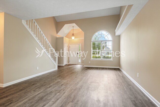 Building Photo - 615 Gardinia Dr