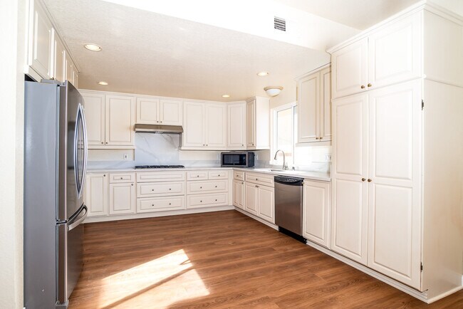 Foto del edificio - 1908 Broadway St