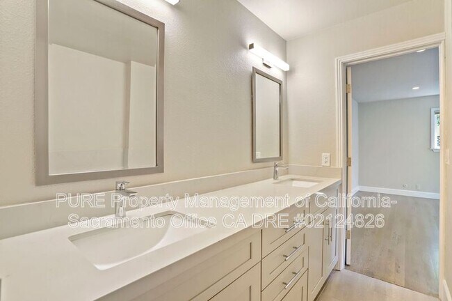 Foto del edificio - 2765 12th St