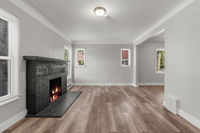 Building Photo - 12666 Cloverlawn Ave