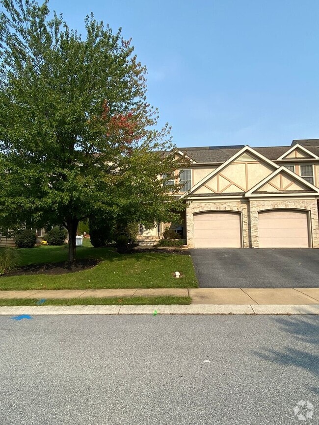 Building Photo - 105 Hawk Ln