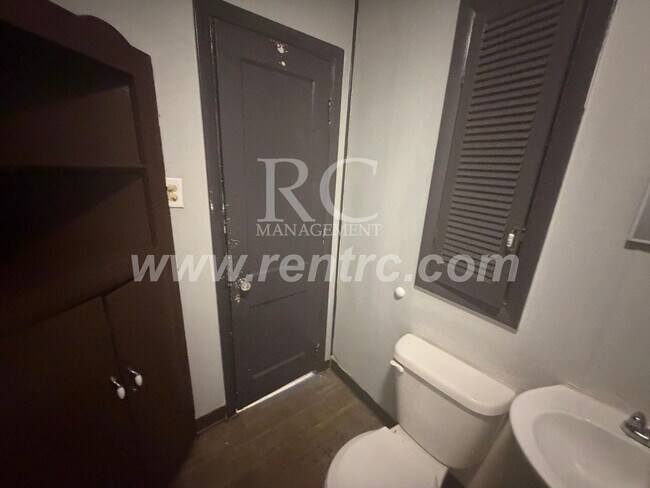 Building Photo - 228 Delaware-
