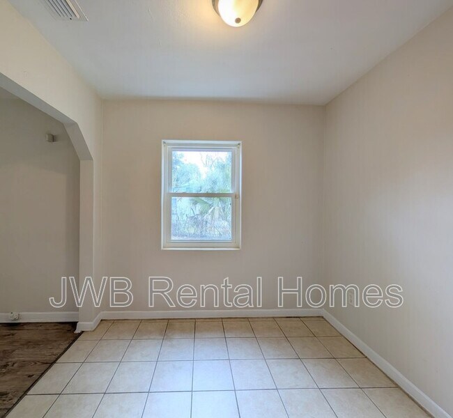 Foto del edificio - 8917 Madison Ave