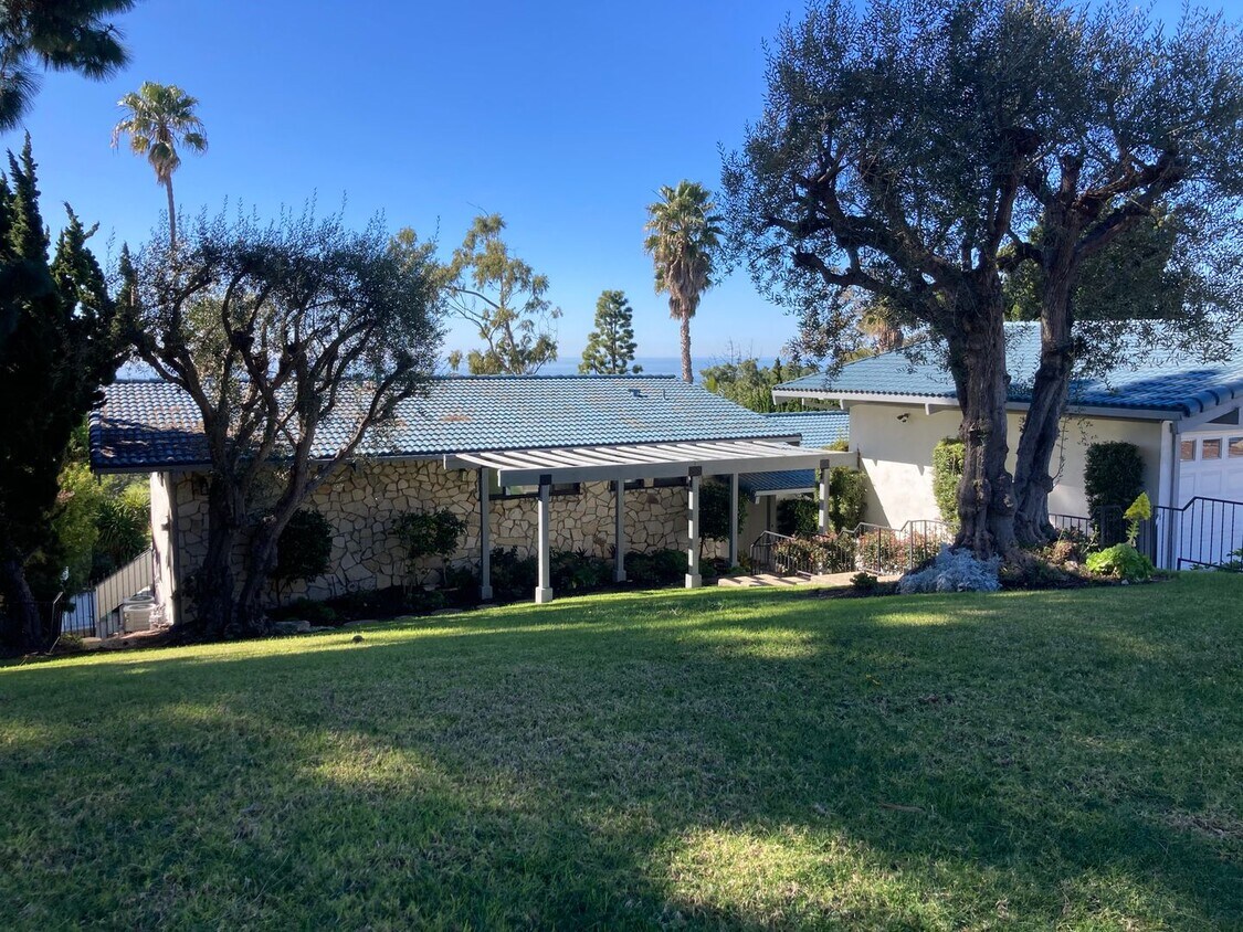 Foto principal - Resort Style Living in Rancho Palos Verdes