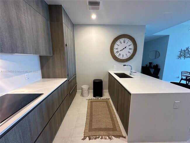 Foto del edificio - 17550 Collins Ave