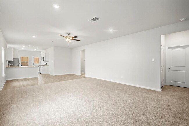 Building Photo - 15834 Berry Hl Dr