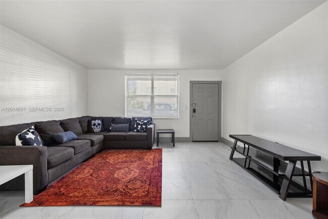 Foto del edificio - 1780 79th Street Causeway