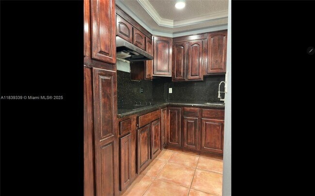 Foto del edificio - 650 NW 210th St