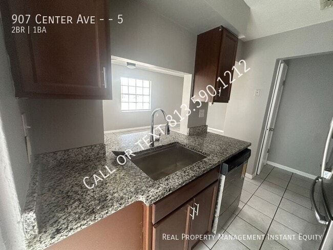 Foto del edificio - 907 Center Ave