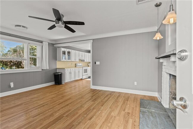 Building Photo - 23 Holten Ave