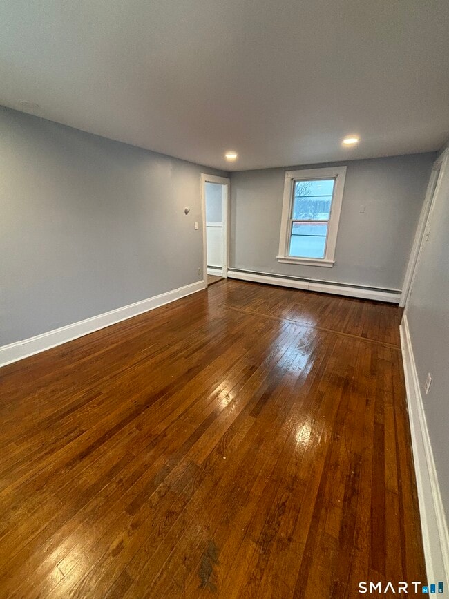 Foto del edificio - 126 Main St