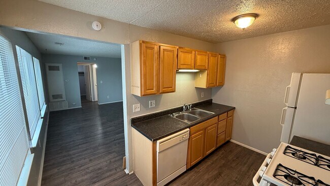 Foto del edificio - Studio Apartment in High Hollows Condominiums