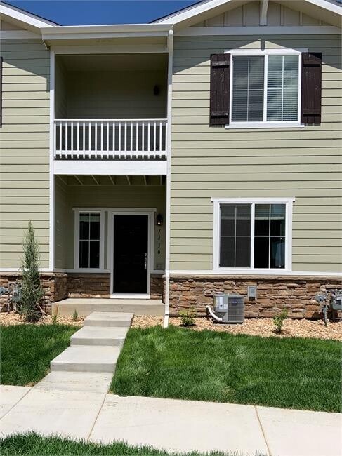 Primary Photo - Lovely 3 Bedroom Townhome in Longmont
