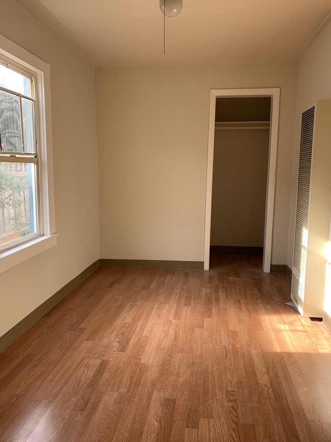 Living Room - 880 Washington St