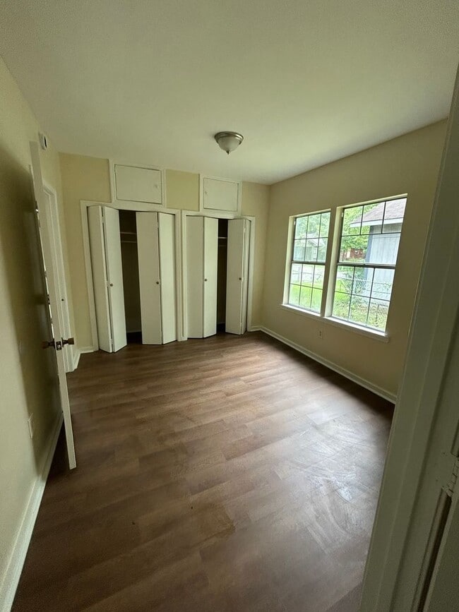 Building Photo - Home for rent