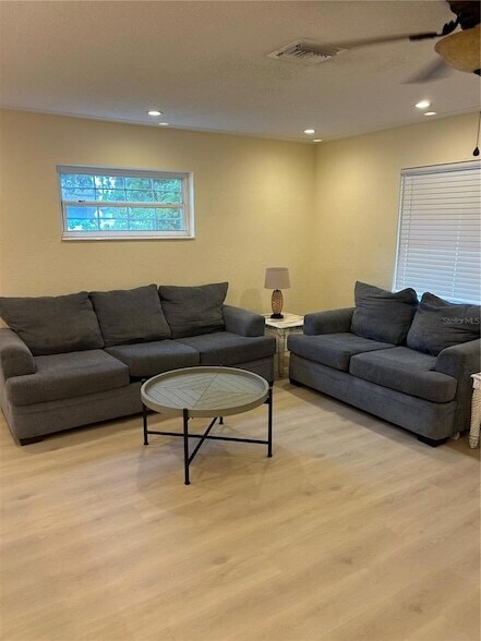 Foto del edificio - 10842 61st Ave