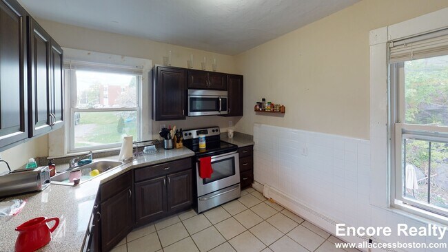Building Photo - 71-73 Chestnut Hill Ave. Unit 73