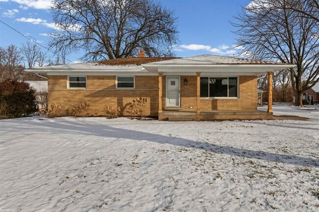 Building Photo - 46730 Romeo Plank Rd