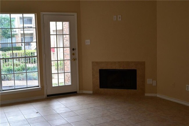 Foto del edificio - 3550 Country Square Dr