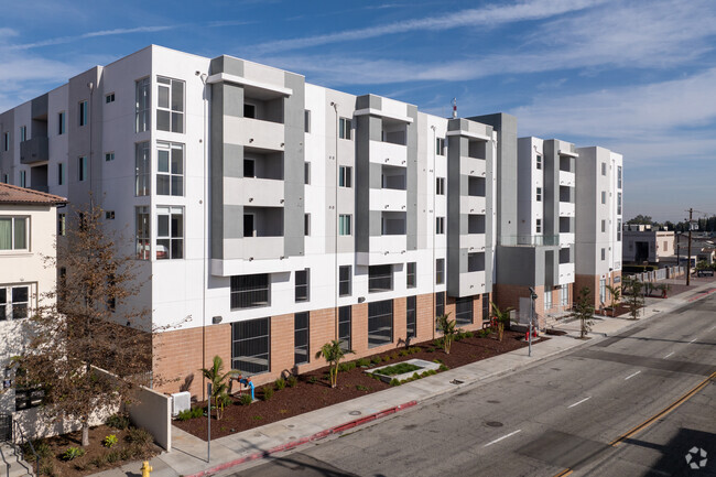 Building Exterior - Seagate Homes Apartments