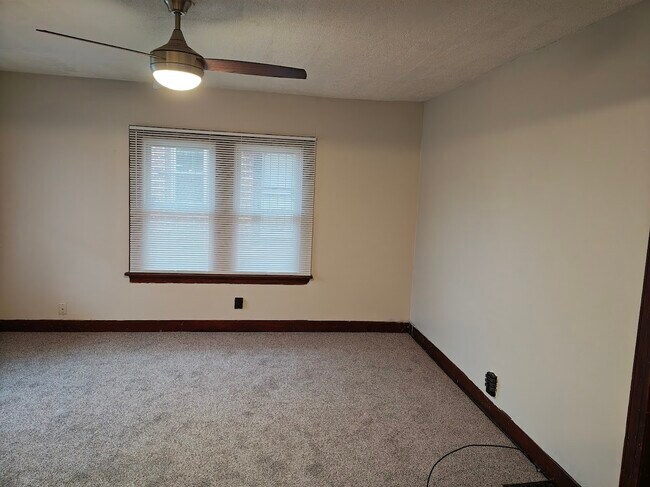 Foto del edificio - 524 Crestmore Ave