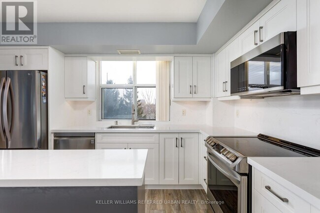 Photo du bâtiment - 2500 Rutherford Rd