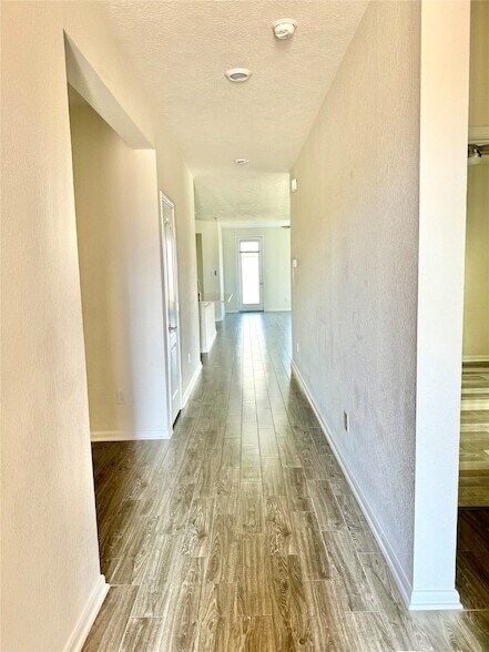 Foto del edificio - 2510 White Bluff Ln