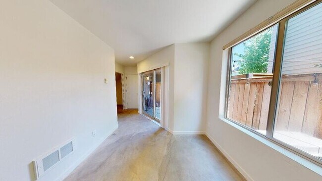 Building Photo - 4766 N Williams Pl
