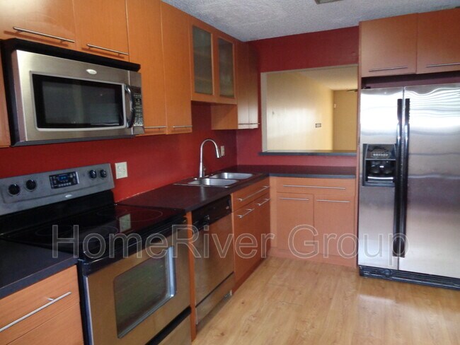 Foto del edificio - 1384 NW 97th Ter