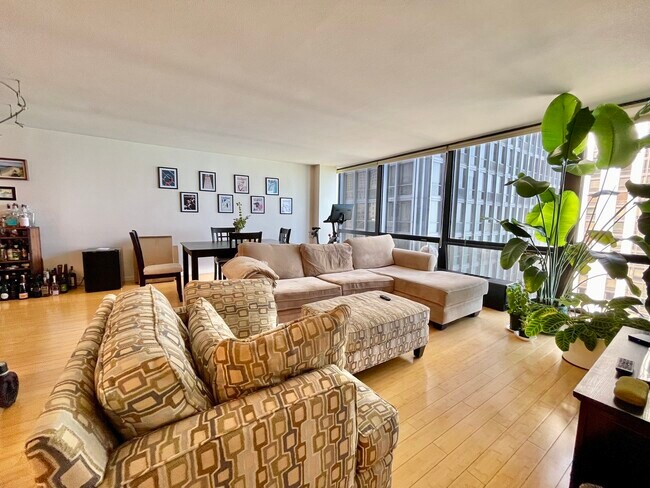 Foto del edificio - 900 N Lake Shore Dr