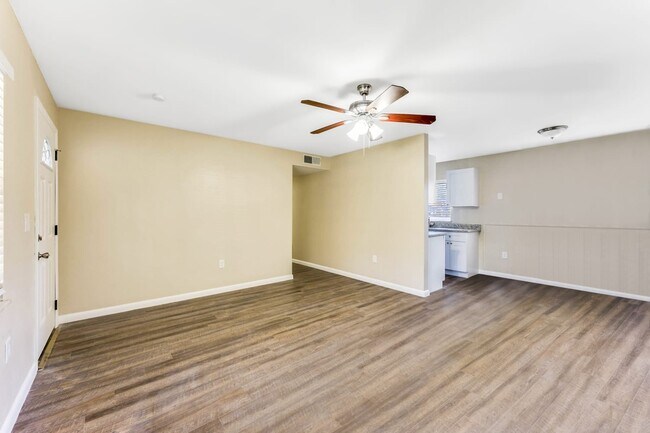 Foto del edificio - 5613 Huber Dr