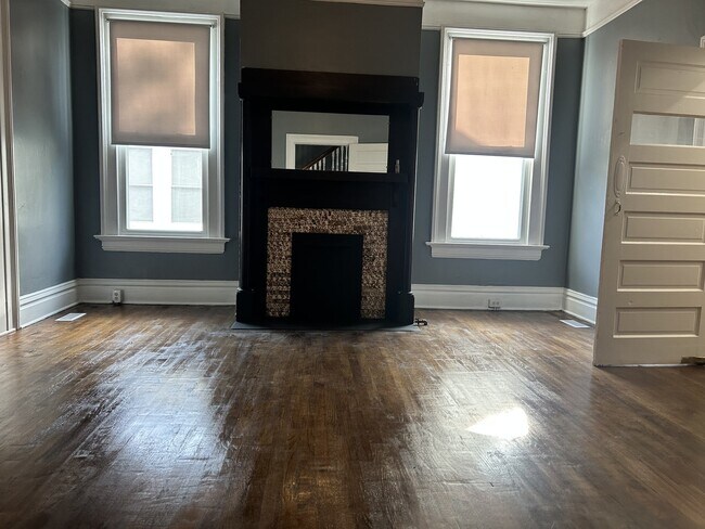 Foto del edificio - 805 Crawford Ave