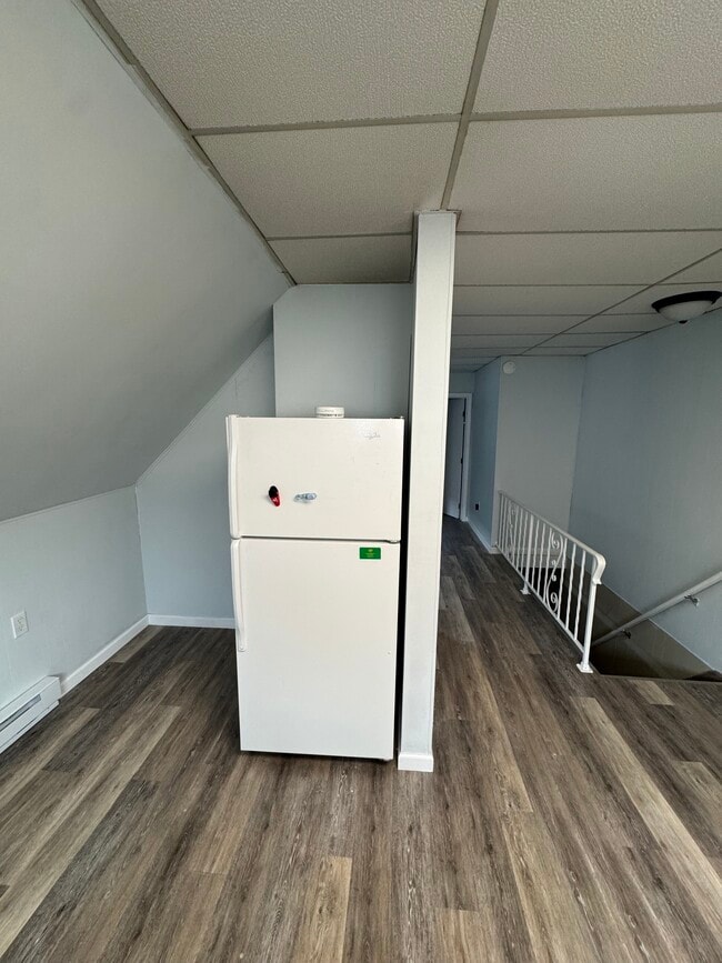 Fridge - 546 Quincy Ave