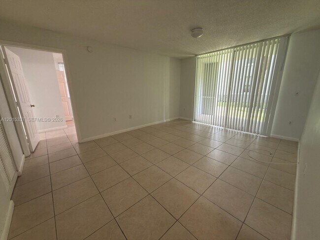 Foto del edificio - 11133 SW 8th St
