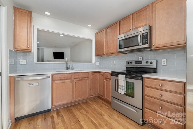 Foto del edificio - 9005 Nolley Ct