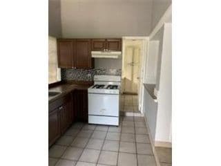 Primary Photo - 610 NE 6th St