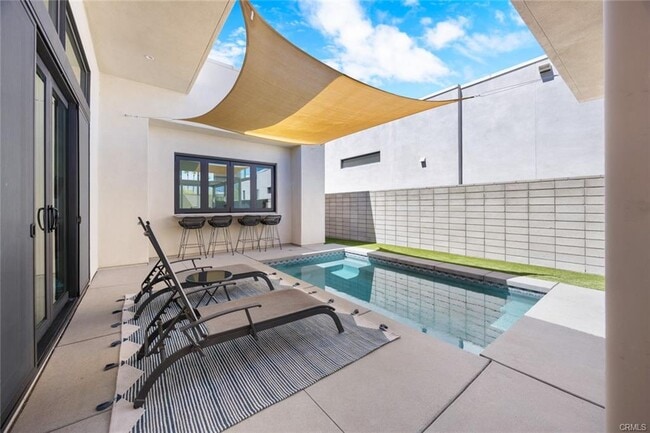 Building Photo - 825 Fountain Dr