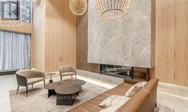 Building Photo - 252 Church St