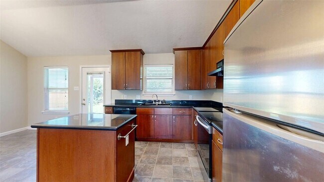 Building Photo - 2301 White Wing