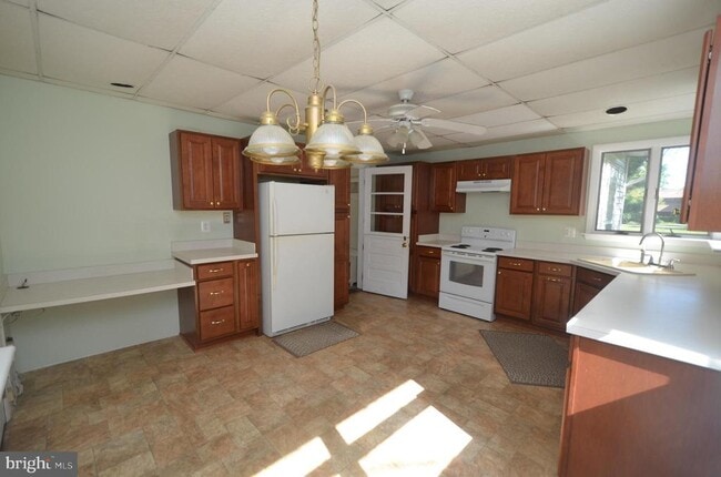 Building Photo - 6049 Parkers Creek Dr