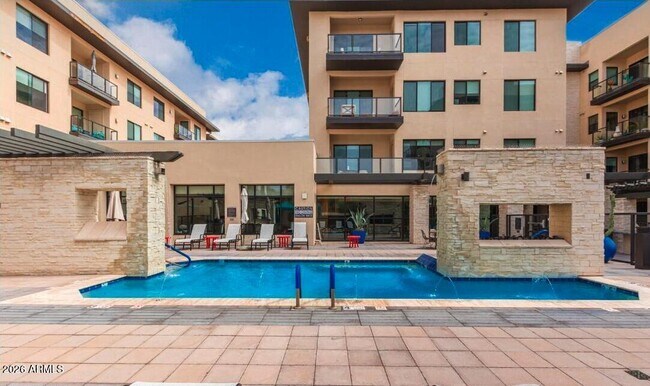 Foto del edificio - 7300 E Earll Dr