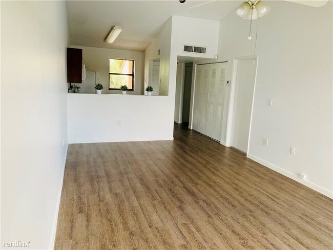Foto del edificio - 2 br, 2 bath  - Villas De Venezia #9992