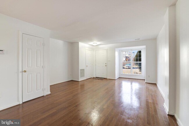 Building Photo - 22148 Trailside Square