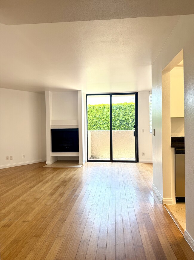 Building Photo - 7826 Topanga Canyon Blvd