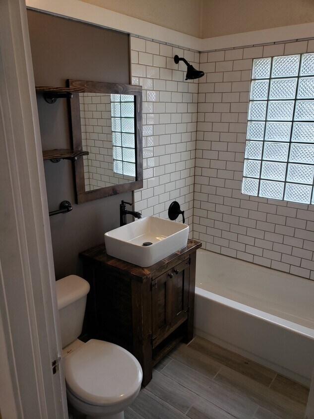 Bathroom - 1316 N 68th St