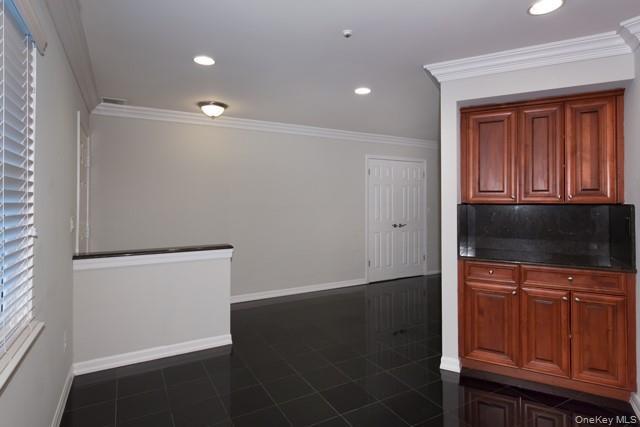 Building Photo - 16 Sylvan Ln